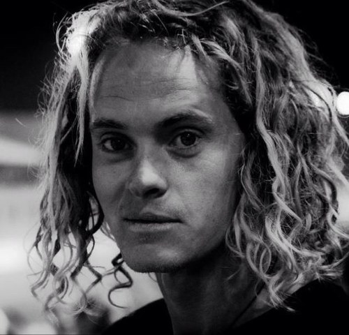 travellersimon's profile picture. Travelling the world, cameras in hand