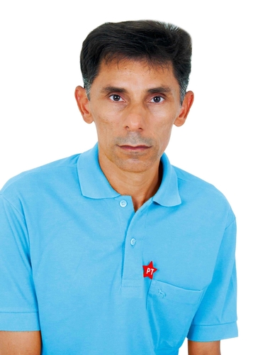 Atualmente suplente de Vereador na cidade de Pilõezinhos PB, Petista e amante da caridade ao próximo.