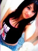 Menina de sonhos perfeitos, de objetivos imensos, de um sorriso lindo, com um jeito encantador, acima de tudo sincera ! ;D