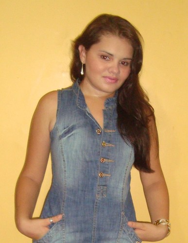 Eu Sou Assim.
Tímida, delicada e feminina. Ardente, direta e agressiva. Apaixonada, romântica, devotada.