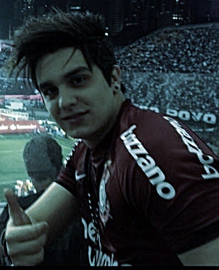 Eu simplesmente não sei mais gostar de alguém sem ser você. @luansantana   sz '   ! Criado em 20/06/2011