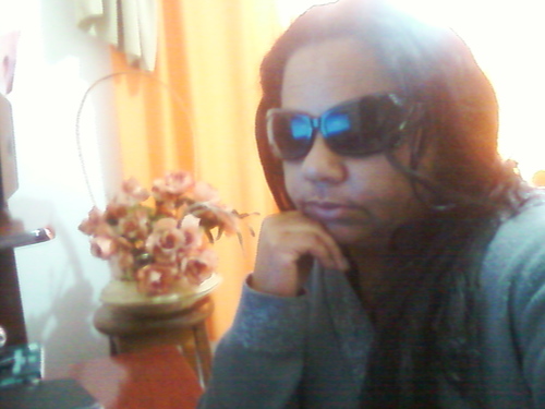 sou casada com dois filhos abençoados..sou obreira na casa de DEUS sou feliz tenho uma neta linda( MARIANY)