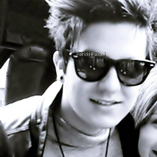 Oficializado dia: 01/09/2011. Apesar do destino muitas vezes parecer conspirar contra, eu nunca desisti de tentar estar ao seu lado. (@luansantana).  ∞