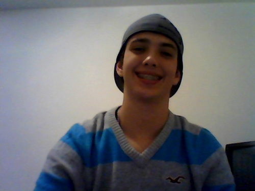 Quem me vê, me vê sorrindo
E vai ser sempre assim