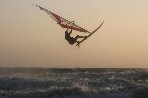 Constructeur bij https://t.co/bKBMuk6kC3 Schaatsende en zeilende windsurfer die ook graag skeelert en fietst. 10 verschillende 11 steden volbracht.