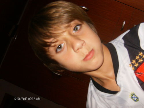 sou um menino LEGAL AMIGAVEL :)
