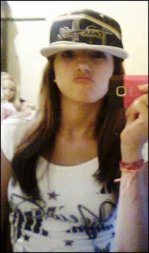 menina mais lindaaa  ! HAHÁ meu amoor eu te amoo dms ♥♥ pode conta sempre&&sempre *-* / / @Daanni_Martiins aqi (: