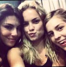 Os sentimentos verdadeiros se manifestam mais por atos que palavras. @Lua_Blanco @sophiaabrahao & @melfronckowiak amo vcs! Since : 06/07/12