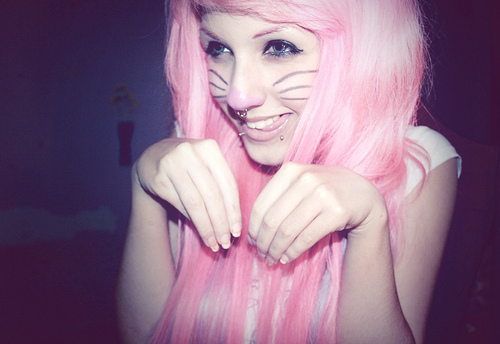 I love #pink I tweet pink I wear pink ! Follow me and enjoy my tweets *mwah*