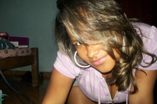 aimefefe's profile picture. 