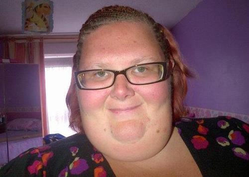 hi im teenf rom portsmouth (uk) my life's a bit boring lol i love music tv and al sorts really im easy to get along with