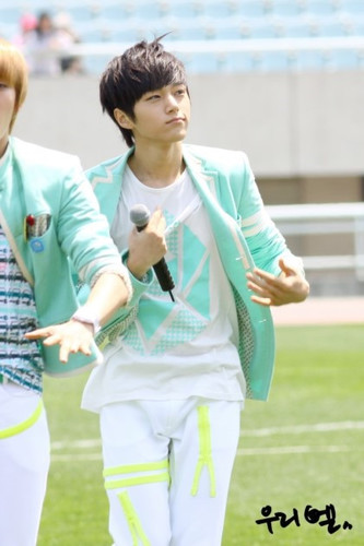 Mingsu654's profile picture. 01인슾이구요.
무개념x 개념드립 하지 않아욬ㅋ
선팔하시면 맞팔해요!!