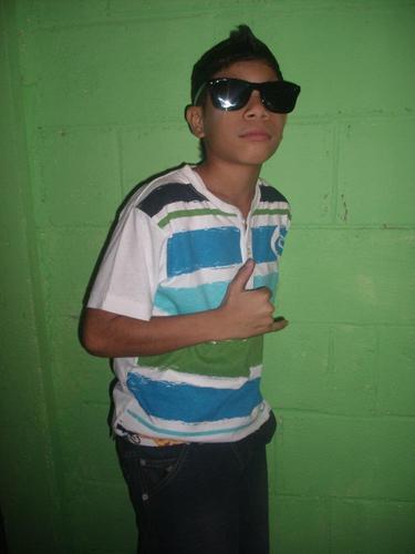 me hablas te hablo me ignoras te ignoro me siges y te sigo,100% venezolano..