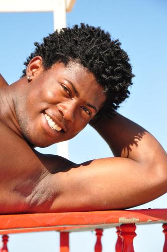 Filho do vodun Sogbô Alagbê .Orgulho de ser negro, sangue com dendê fervendo pelo corpo que sofre a todo tempo com o seu maldito racismo . #FOGONOSRACISTAS