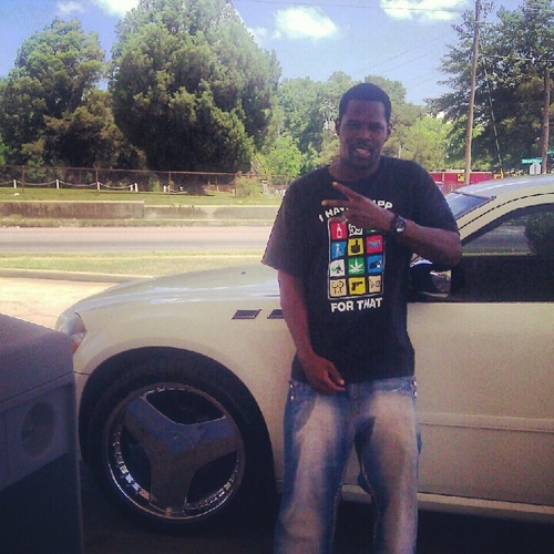 davoicebox331's profile picture. 