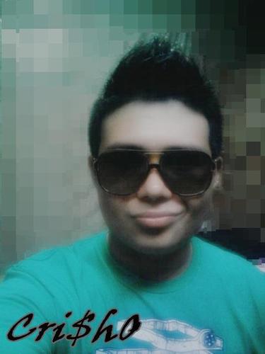 CrishOFlow's profile picture. Ready ..!