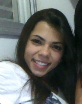 Em meio a tanta falsidade e hipocrisia hoje em dia, quem é quem pra falar de alguém?     - dona do @meudelirio_LS segue?
