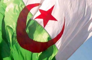 A pris du poids. A louest pas tt droit :) & doctorant en drt admin-numeriq. L'Algérie mn beau pays Jtaimerai juska la mort Avec tes sites ensoleillé #TeamOranie