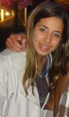 Eu gosto de olhos que sorriem, de gestos que se desculpam, de toques que sabem conversar e de silêncios que se declaram.