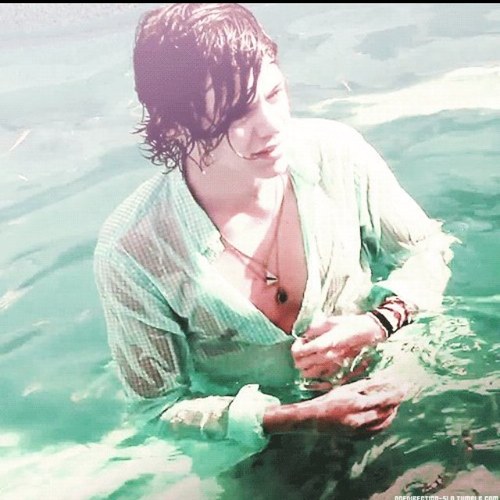 HazzaStyles998's profile picture. Hey! I LOVE @onedirection :) and if you follow i follow back, also you can follow me at @EminemilyLuvs1D :)