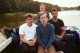 For all Bombay Bicycle Club fans! We support the music,try bring you news! Tweet us,we follow back/reply! PEACE