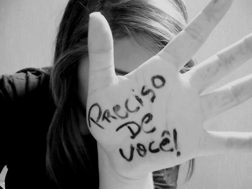 A menina imperfeita que não nasceu para agradar a todos kem não gosta do meu jeito foda-se e quem gosta tah do meu ladoo ...
