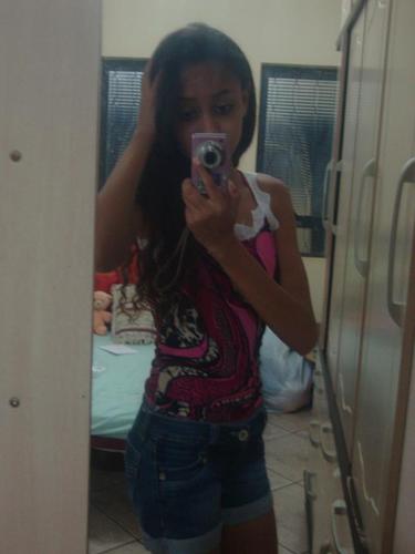 tenho lado mulher quanto lado menina :B
 'sei ser mulher quando precisa e sei encarar a vida como um mundo de sonhos quando necessário !