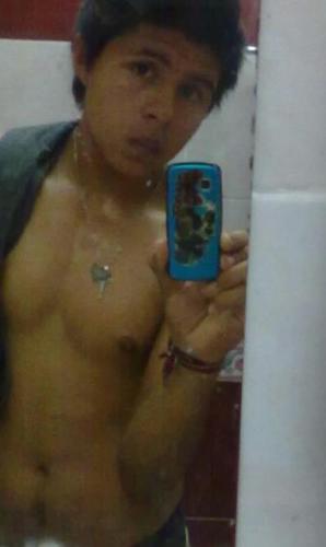 Soy un chavo sencillo, me gustan las mujeres & ago videos para YouTube: http://t.co/GWLyDT6N0J