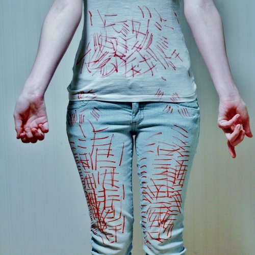 Here to help people with depression, self harm and eating disorders . I self harm too, you are not alone. I follow back, feel free to DM me
