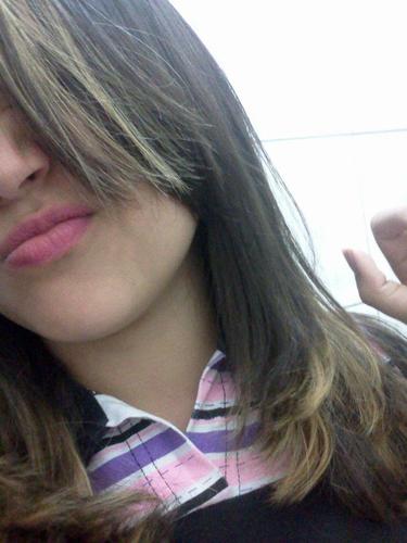Eu Sou uma pessoa muito engraçada , muito dificil , muito sincera , Eu Adoro fazer amizades e se quizerem saber mais sobre mim é so me seguir . Beijos Galera!