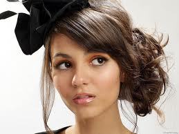loves victoria Justice! :{)