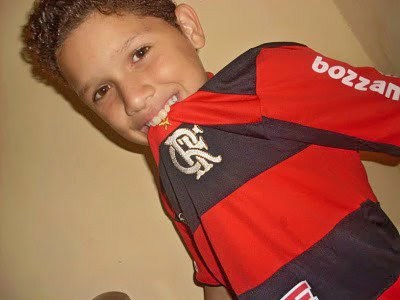 Não deixo que o medo de errar me impeça de tentar ! Corro atrás dos meus sonhos e orgulho-me disso. *
SIGO TODOS QUE ME SEGUIREM !!!
