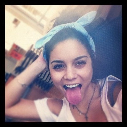 Welcome to my twitter, which is dedicated to Vanessa Hudgens, I hope you like and follow me ♥