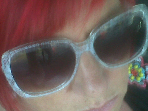 Lover of hair dye and coffee. Frequently together.
Mum of 2, wife of 1, teacher to 25-ish.