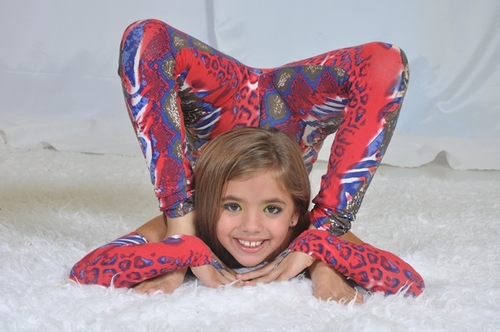 Ela é a princesinha dos bambolês. Orgulho de Mossoró.