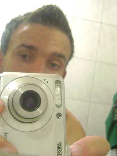 não leve a vida tão a sério afinal ela é uma alucinante aventura onde jamais sairemos vivos'''