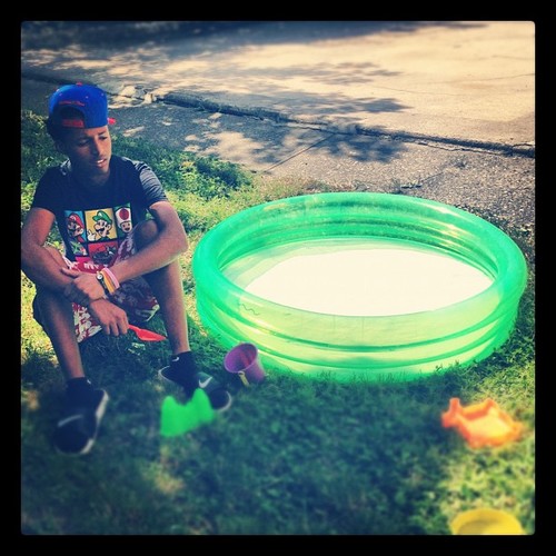 TheRealHenny94's profile picture. Fuck Yo Couch #18 #God #TeamIphone #CapeVerdean #SneakerHead #URI2016 #Barlow #Soccer #Barca #LastKings #Tyga #KidInk #PrettyBoy #RealNiggas #ValidLikeSalad