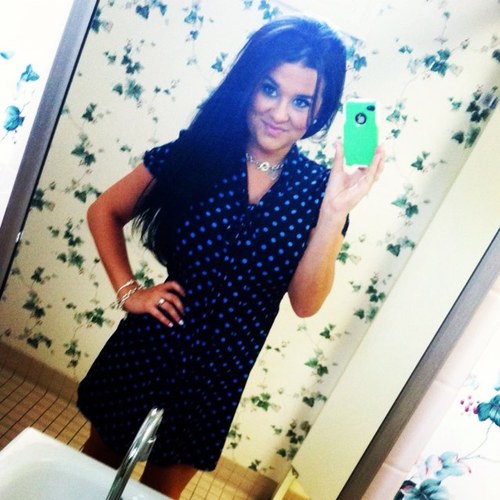 clari71288's profile picture. 