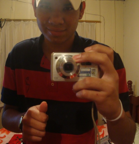 @Rene_lKO(~) Meu αmor por você,
Não pode ser descrito em merαs pαlαvrαs.
È um sentimento mαior que versos, estrofes ou poemαs.