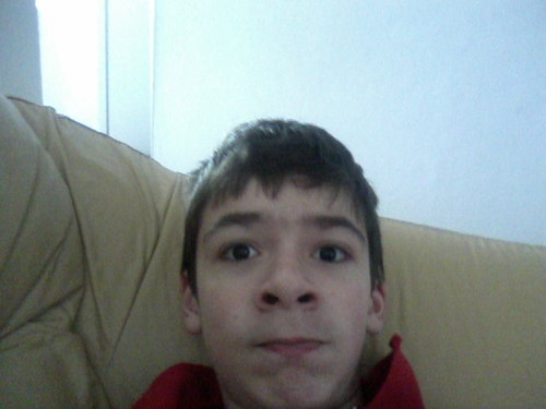 Sou Legal,Divertido,Amo irritar as pessoas,rockeiro,d+,sou experto,inteligente e viciado em PC.