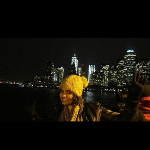 moneka11's profile picture. 