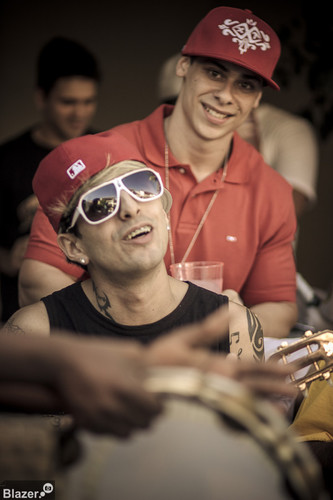 @BONDEDASTRONDA   @diegothug @LeoSchulzWOW  ♥  http://t.co/vgKUBtuY8t ,http://t.co/ak7OT3TG80