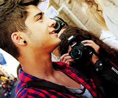 thezaynfake's profile picture. That British boy you're obsessed with. Single & bi.