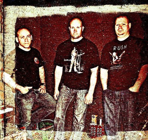 Carlo & Kean start a band. Write songs and grab some band mates along the way. Now a 3 man jam with Jason on the drums. Rock has found WUUD....