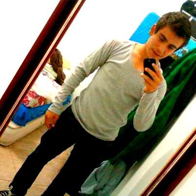 16 anos, escorpiano, futebol, família ;D