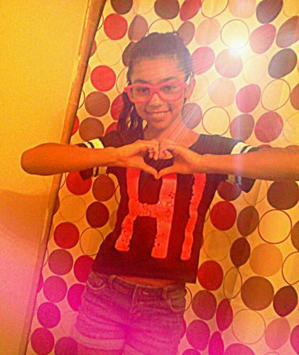 My radio brings all the boyz to yard YEZZIR!You look lost.....follow me!Micheal Elio Fusco is My SpiderMan!♥ I have a twitter crush!