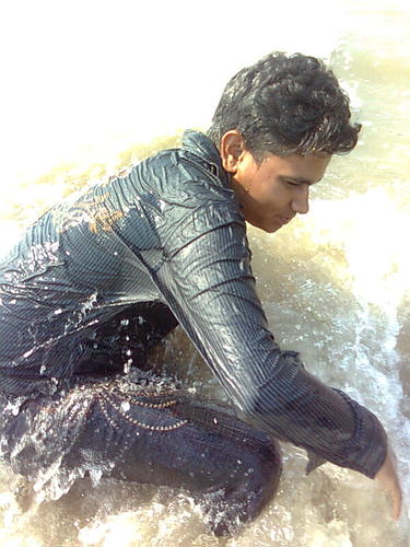 ComRajbhar's profile picture. 