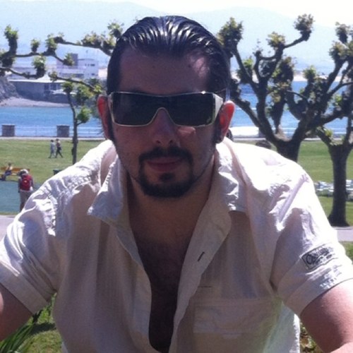 And0n1's profile picture. Hombre pegado a una perilla,aprendiz de filosofo,analista deportivo,catador de ginebras,crítico gastronómico,melómano profesional,politicamente incorrecto...