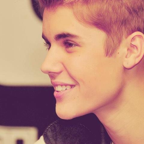 Welcome to my profile. Hey,i'm Ririn,i'm Belieber from Indonesia. follow me please.@justinbieber I Love you so muuch  #BELIEVE