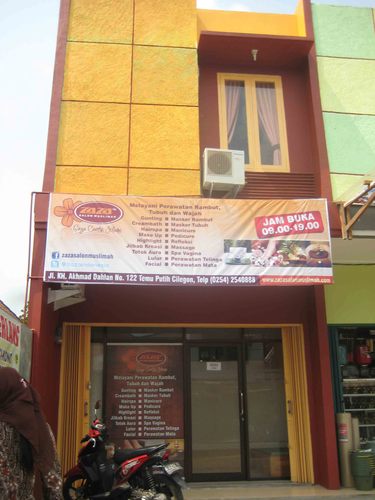 zazacilegon's profile picture. Jl. Akhmad Dahlan No.122, Temu Putih Cilegon. 
Telp : 0254-2540888 PIN 32533c10
Muslimah only...please enjoy your privacy..!